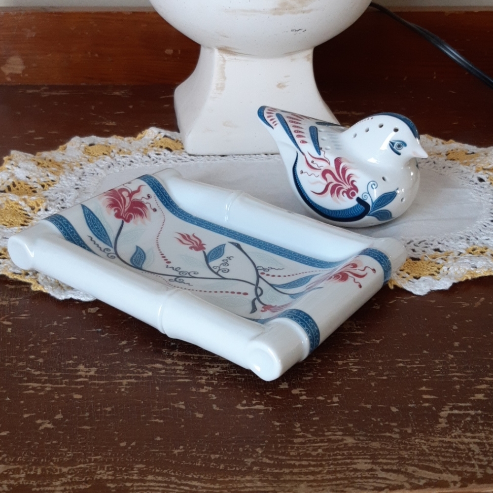 Soap Dish and Pomander Elizabeth Arden✨Host Pick✨